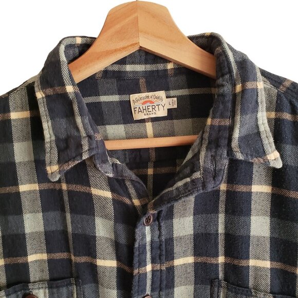 Faherty Mens Flannel Shirt L Blue Ivory Plaid Cotton Button Front - Picture 3 of 11
